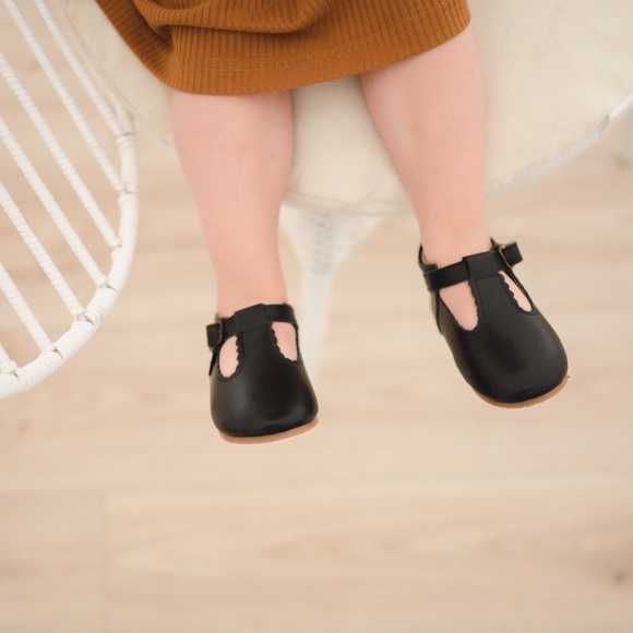 Riley T-Straps - Onyx Black - Picture 3 of 11